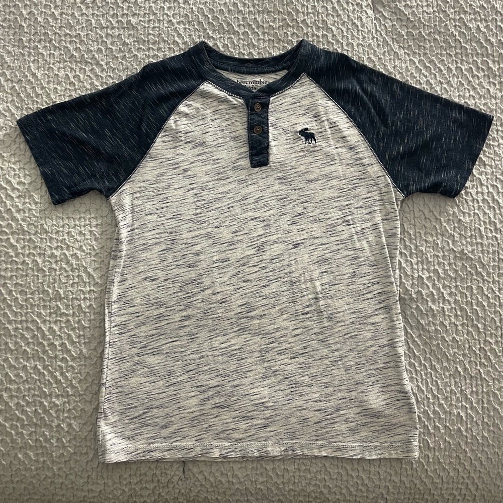 Abercrombie kids. Short sleeve Shirt.